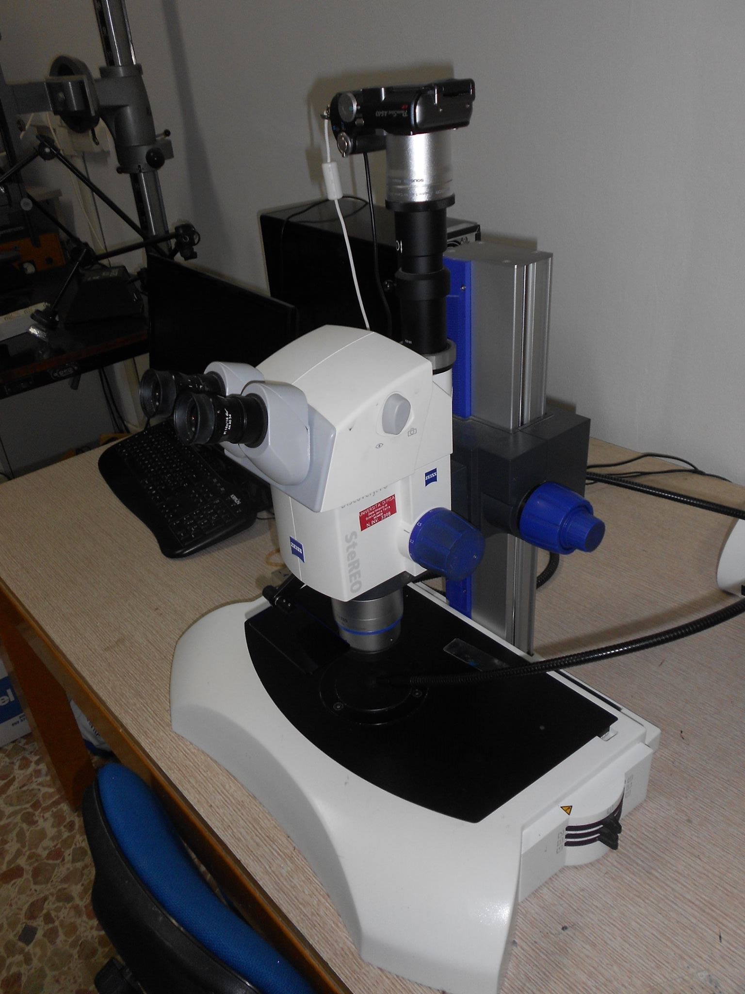 Zeiss Discovery V8 stereomicroscope